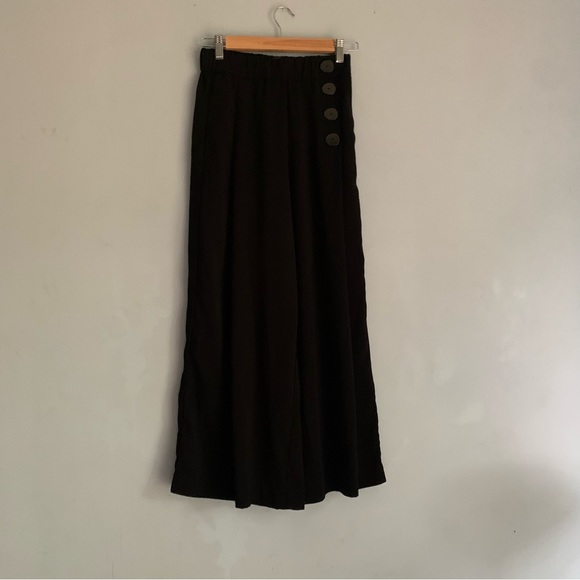 Side Button Wide Leg Pant - Picture 3 of 7